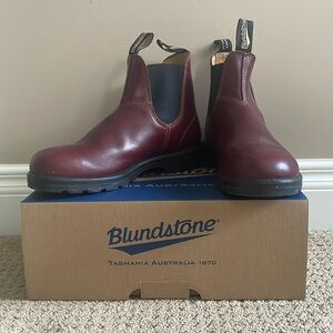 Blundstone elastic sided boots in redwood colour, size 7 aus/uk